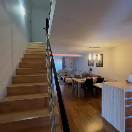 Apartmanovy Dom 44