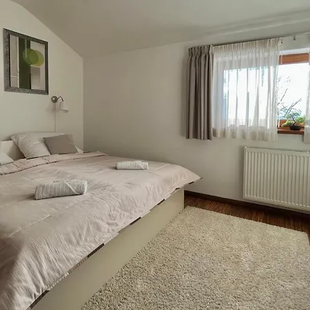 Apartmanovy Dom 44 * تاترانسكا ستربا